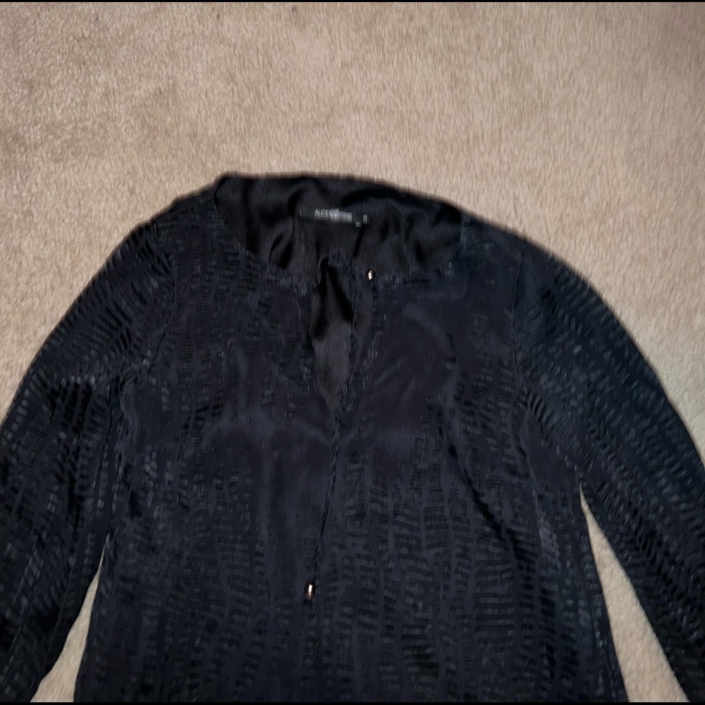 Alice & Trixie Black Long Sleeve Blouse with Laces size XS - Picture 4 of 9
